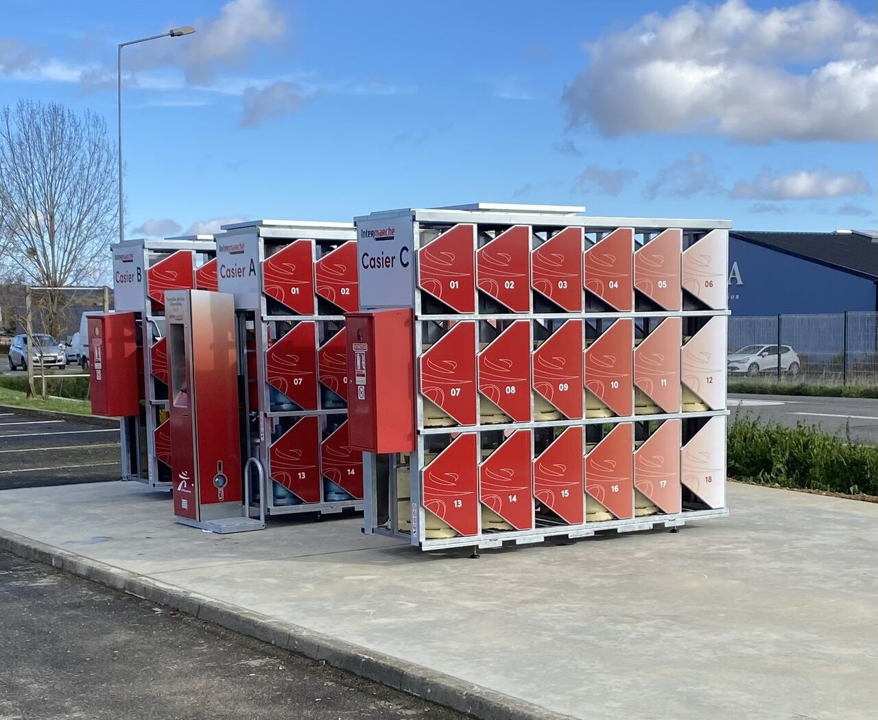 Distributeurs automatiques We’Gaz installés à Intermarché Lalanne-Trie